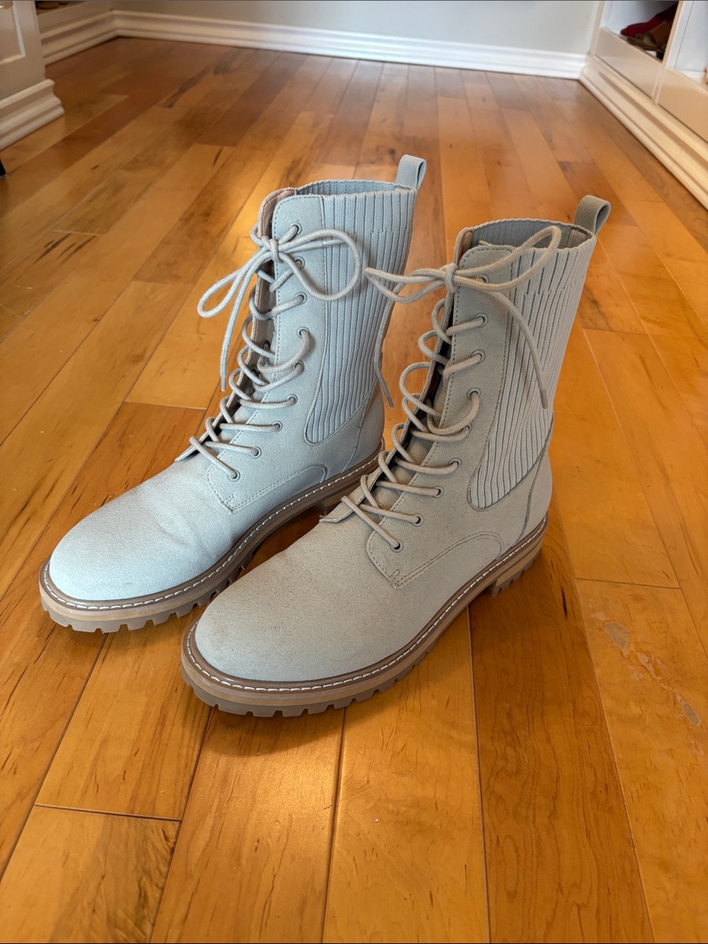 Lace-Up Women's Light Gray Combat Boots